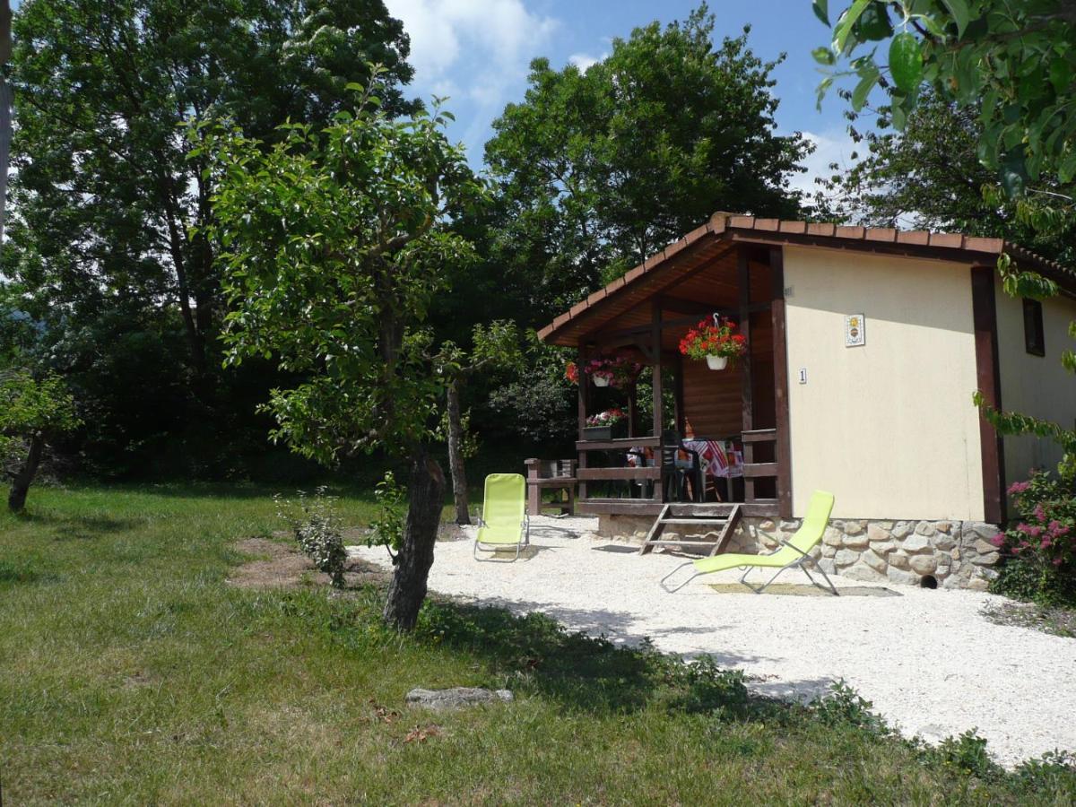 Les Chalets Du Verger Des Ascarines Corneilla-de-Conflent Luaran gambar