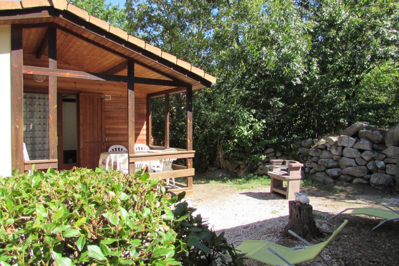 Les Chalets Du Verger Des Ascarines Corneilla-de-Conflent Luaran gambar